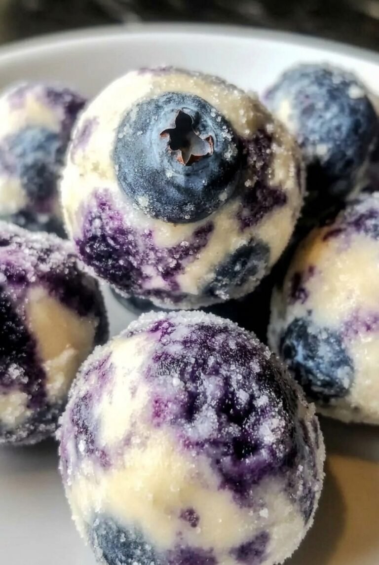 Blaubeer-Käsekuchen-Proteinbällchen 33.Png